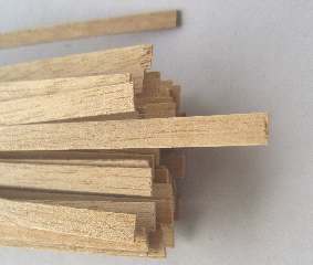LISTELLI NOCE mm 1X5 1pz cod.m80006
